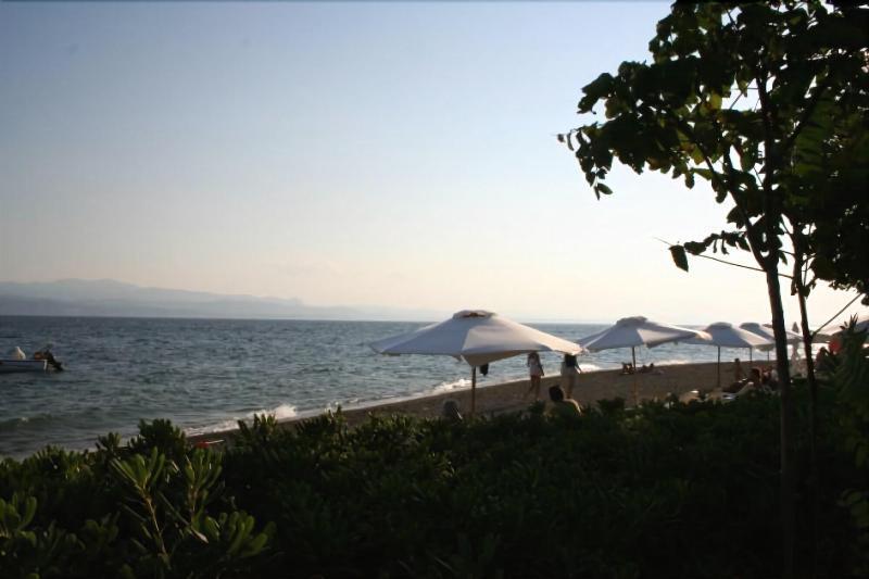 Posidonia Pension Amarynthos Buitenkant foto