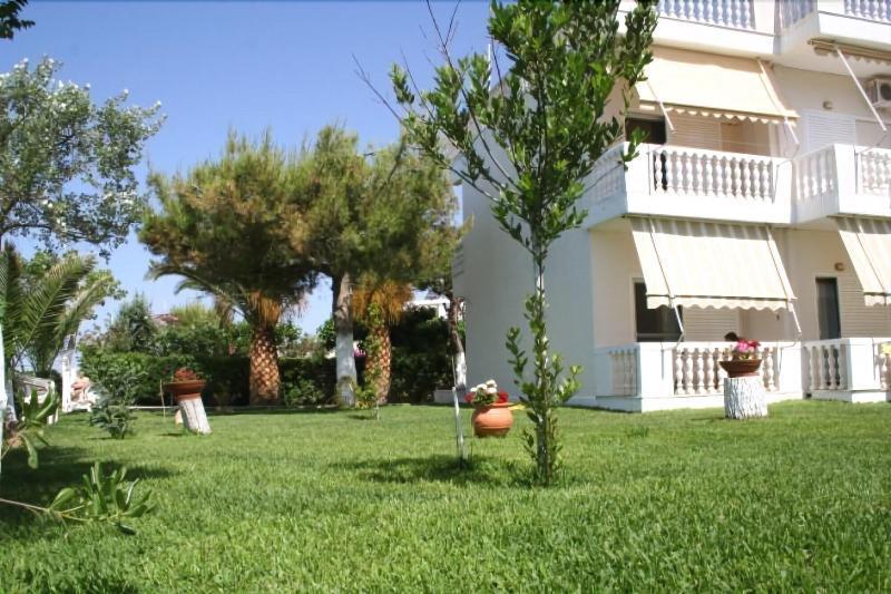 Posidonia Pension Amarynthos Buitenkant foto